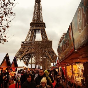 Beautiful little Christmas fair at the base of the Eiffel Tower 🎄